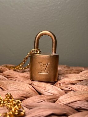Louis Vuitton #306 Gold-Tone Padlock Pendant with unbranded chain